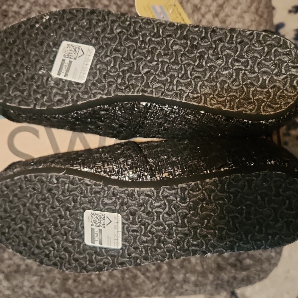 TOMS Wool Black and Silver Classic - Picture 5 of 5